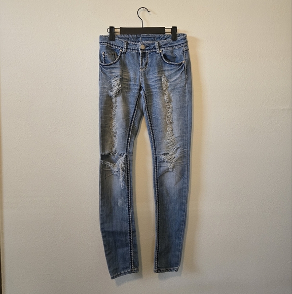 Women's Y2K 2000s Low Rise Ripped Distressed Light Wash Embellished Skinny Jeans - Picture 6 of 11